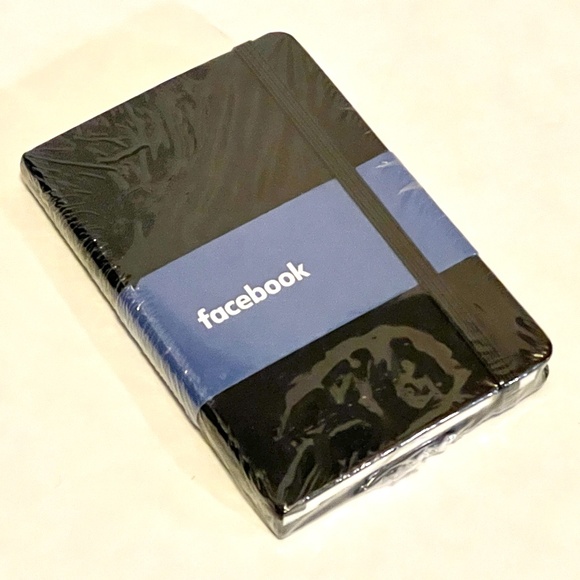 🆕 Facebook Notebook  (NWT) - Picture 1 of 3